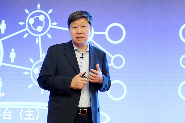 互联网时代CEO的代表张瑞敏——怒砸冰箱 互联网时代CEO的代表张瑞敏——怒砸冰箱
