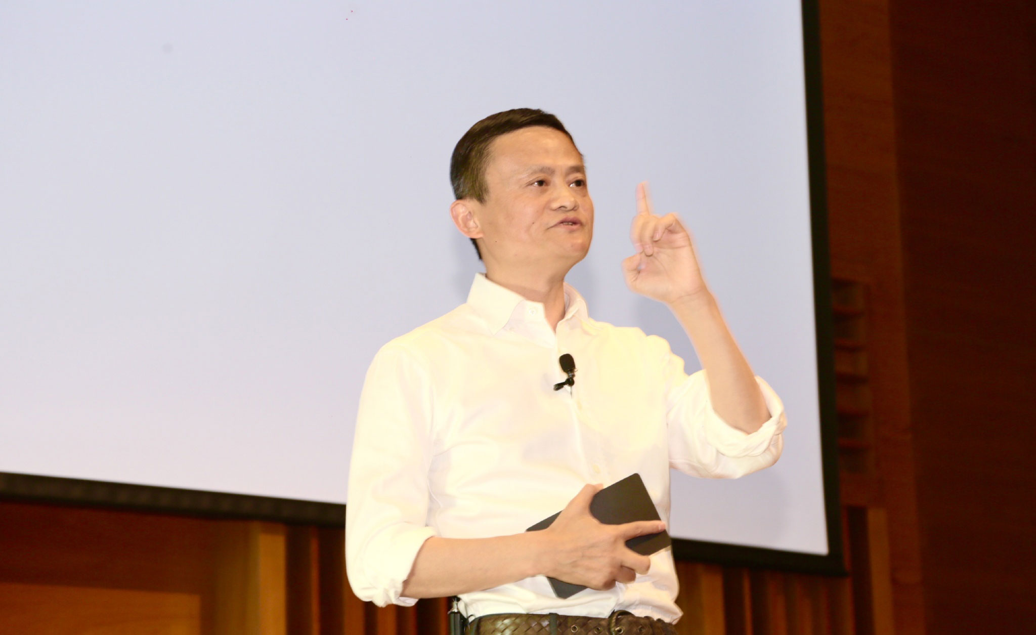 马云阿根廷开讲跨境贸易 五百个座位挤进上千人