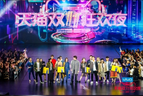 歪果仁的双11苦恼：不识字 靠字典勇战天猫血拼淘宝