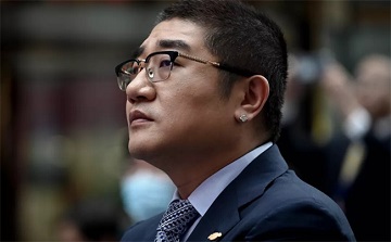 纹身、穿金、上综艺...京东迎来新CEO背后，各路电商巨头纷纷换帅为哪般？