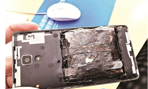 小米手机突自燃爆炸