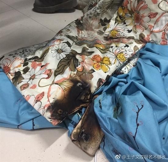 三星S7自燃爆炸 女生半夜充电烧煳被窝